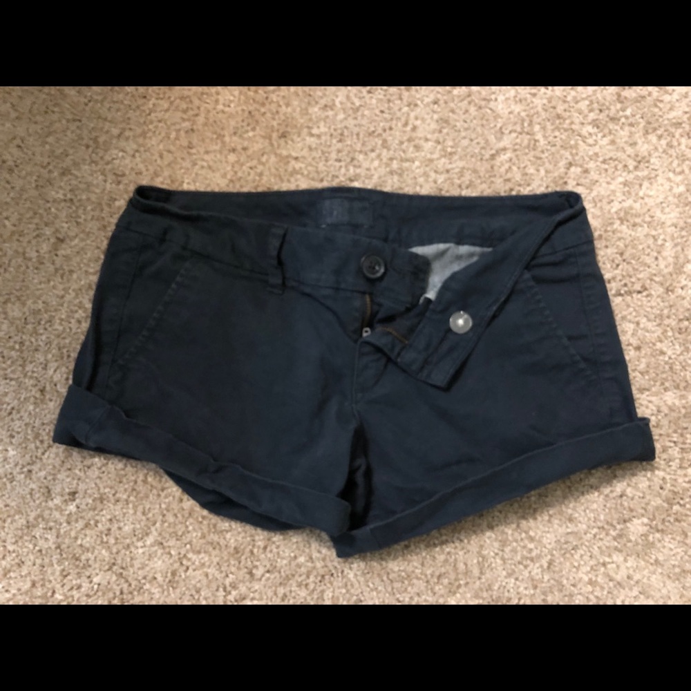 Women’s  American Eagle chino shorts